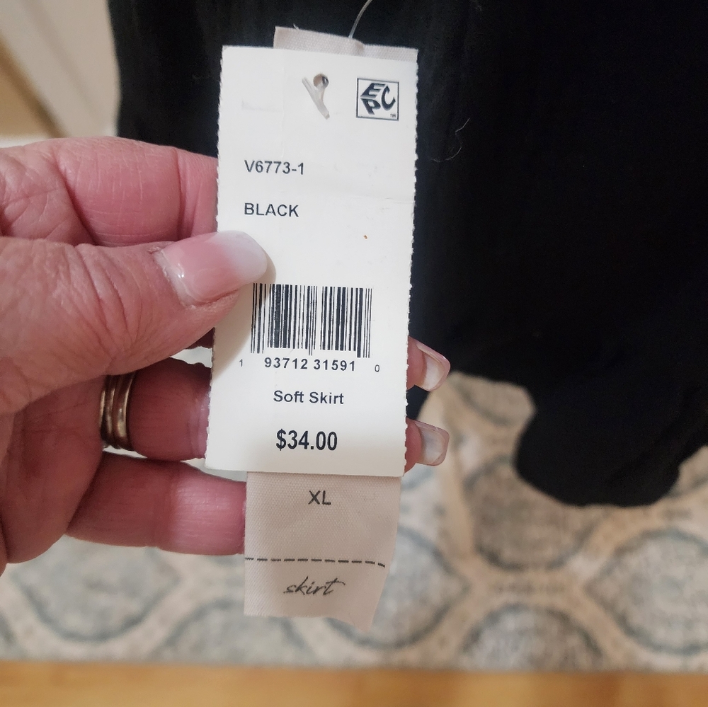 Vanilla Star Elegant Black Skirt. NWT - Picture 12 of 13